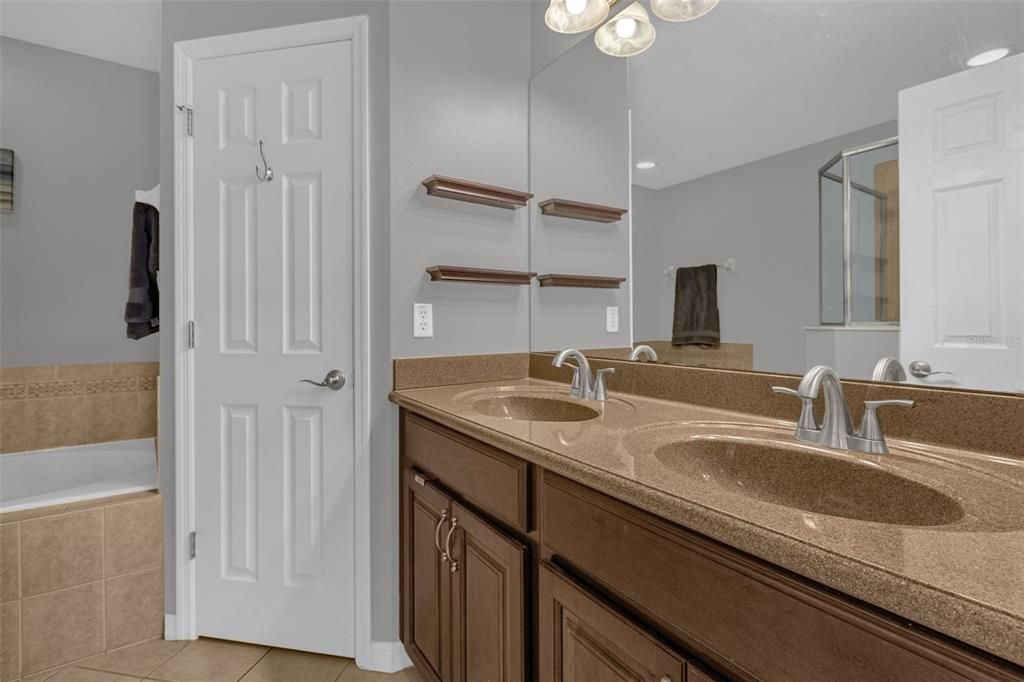 For Sale: $420,000 (3 beds, 2 baths, 1671 Square Feet)