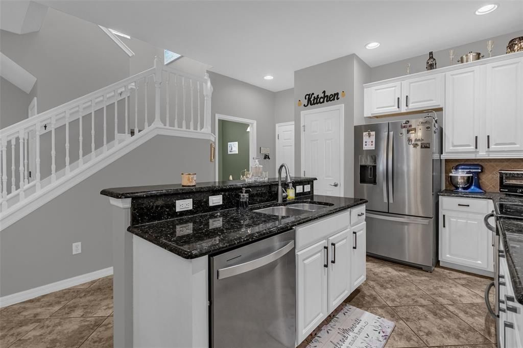 For Sale: $420,000 (3 beds, 2 baths, 1671 Square Feet)