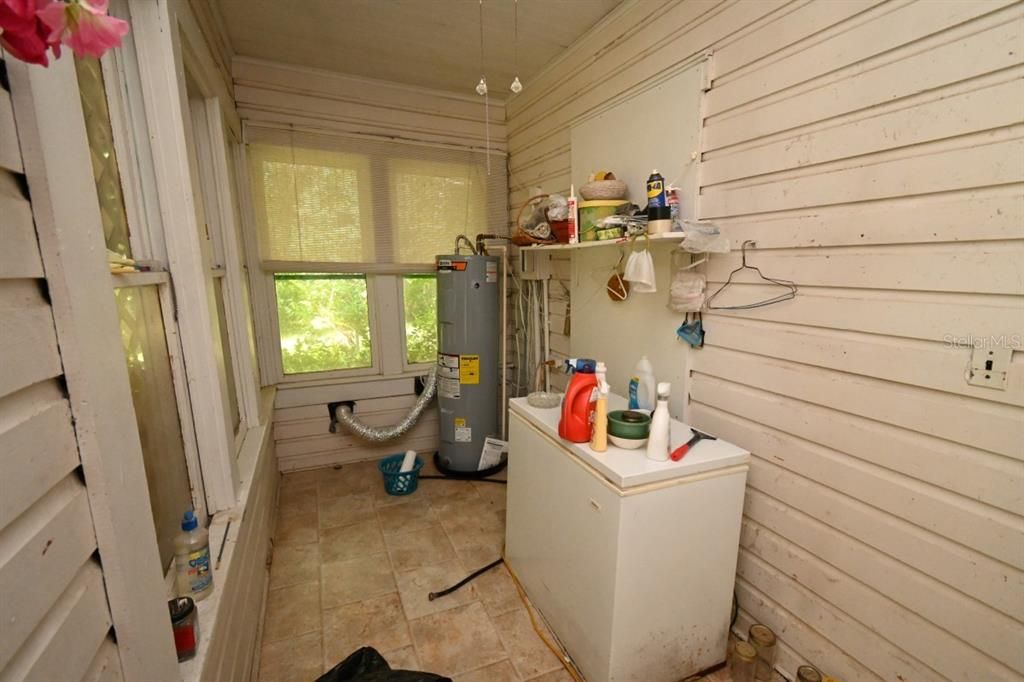 На продажу: $89,900 (2 спален, 1 ванн, 1195 Квадратных фут)