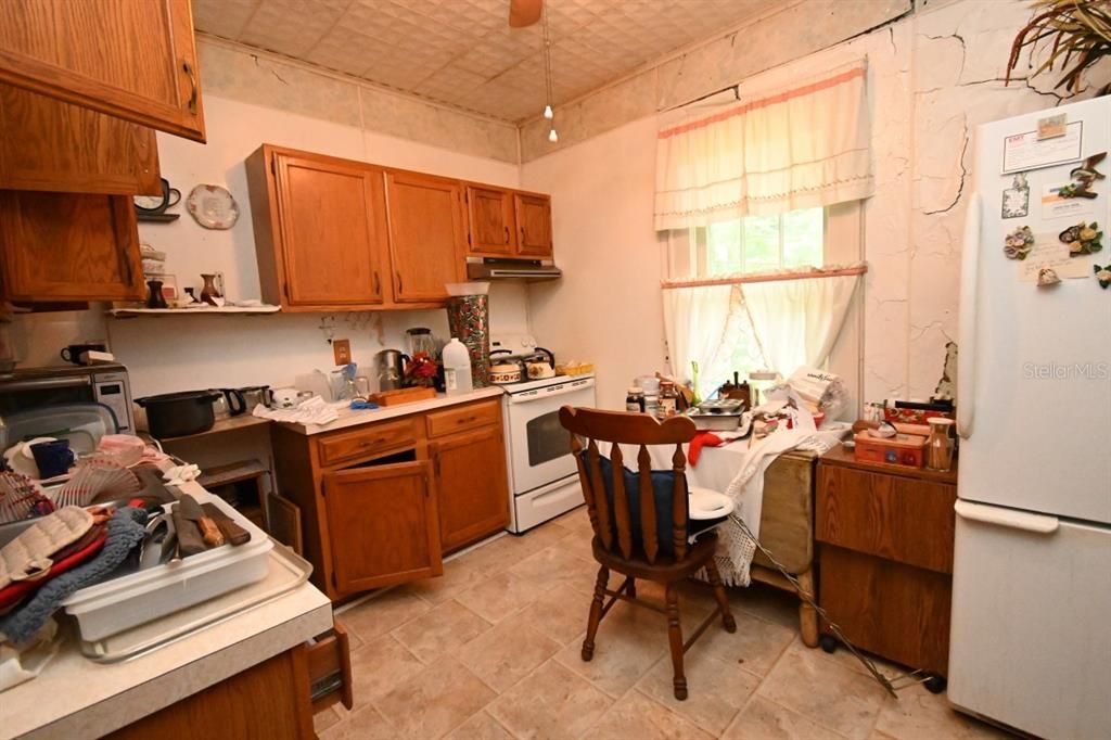 На продажу: $89,900 (2 спален, 1 ванн, 1195 Квадратных фут)