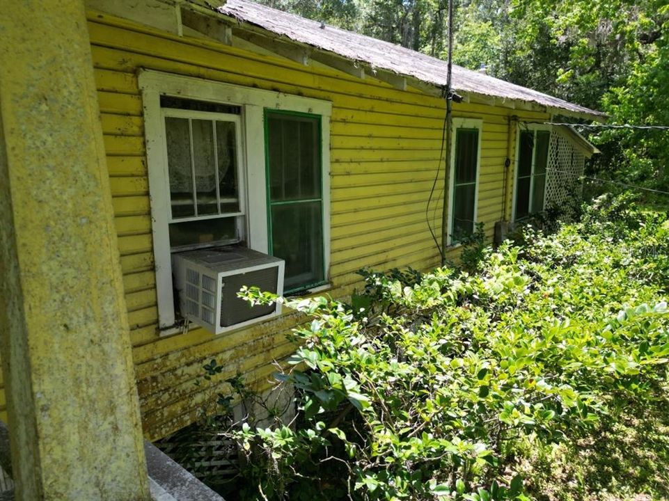 На продажу: $89,900 (2 спален, 1 ванн, 1195 Квадратных фут)