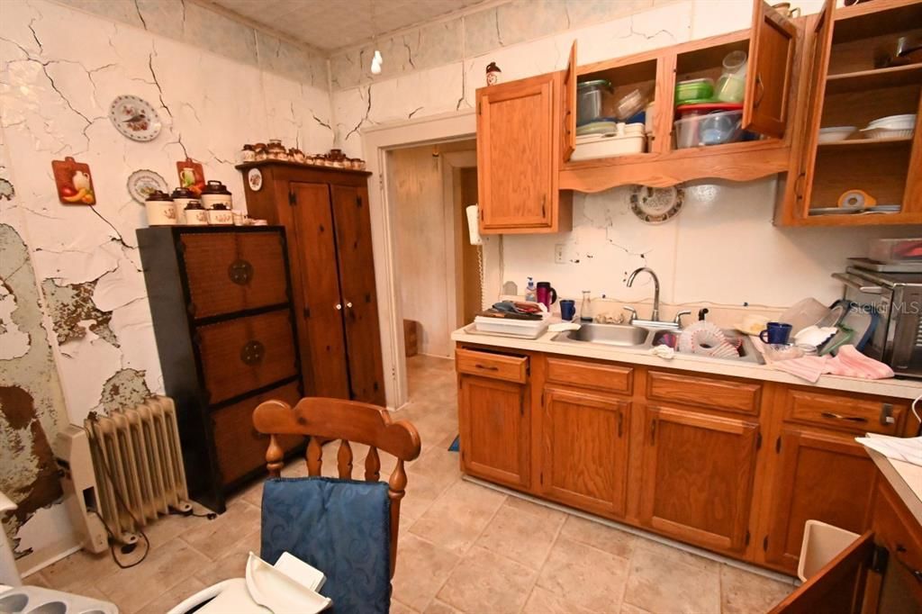 На продажу: $89,900 (2 спален, 1 ванн, 1195 Квадратных фут)