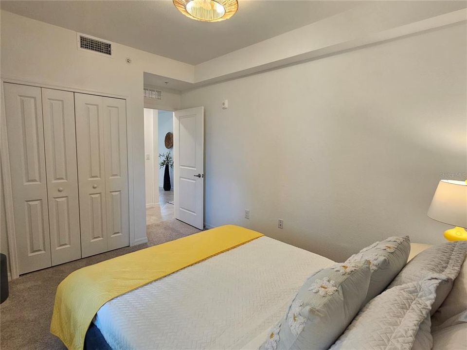 В аренду: $2,400 (2 спален, 2 ванн, 1149 Квадратных фут)