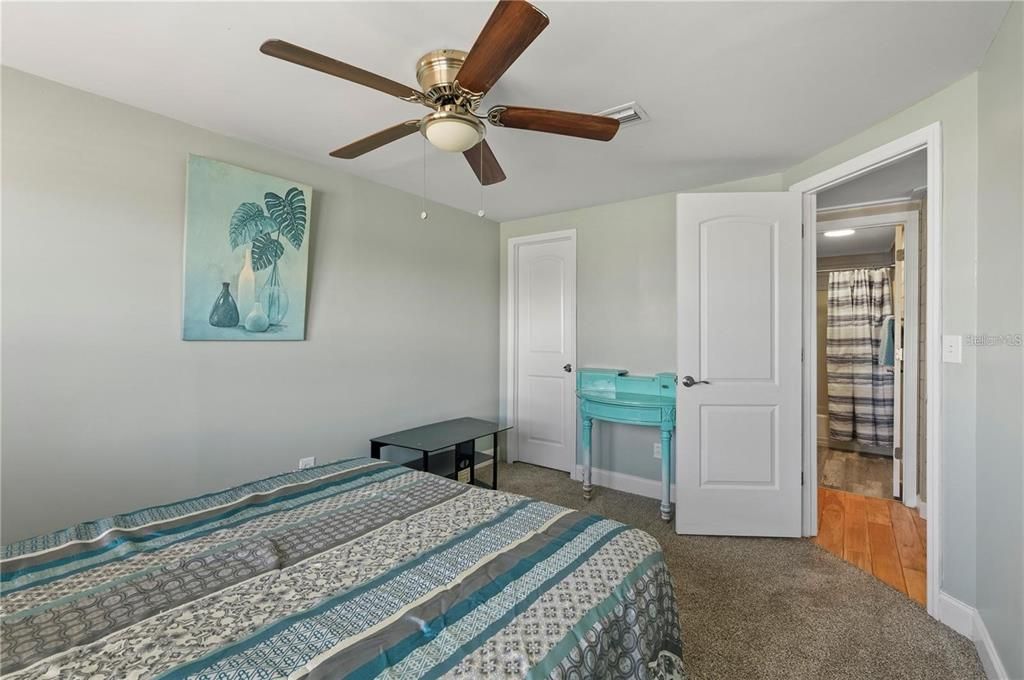 В аренду: $2,400 (2 спален, 2 ванн, 1092 Квадратных фут)