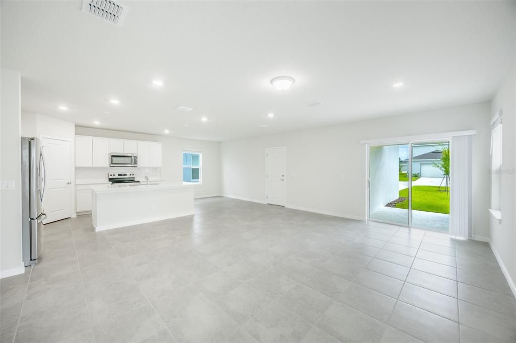 В аренду: $2,600 (5 спален, 3 ванн, 2601 Квадратных фут)