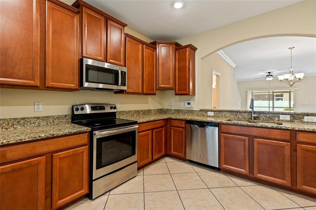 For Sale: $245,000 (3 beds, 2 baths, 1559 Square Feet)
