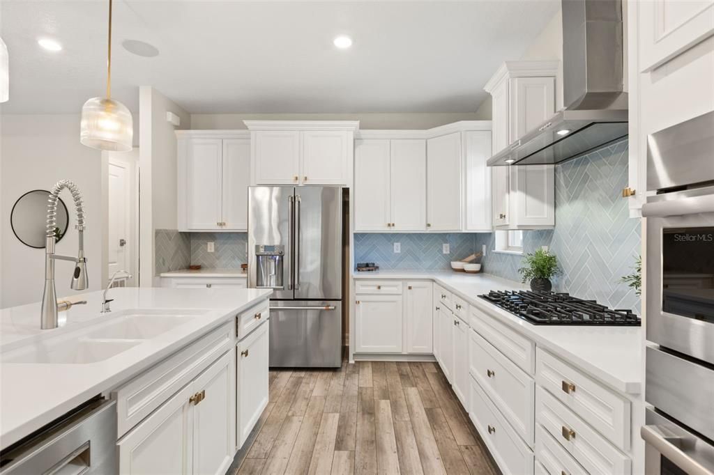 For Sale: $1,295,000 (5 beds, 4 baths, 2915 Square Feet)