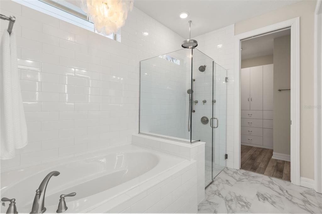 For Sale: $1,295,000 (5 beds, 4 baths, 2915 Square Feet)