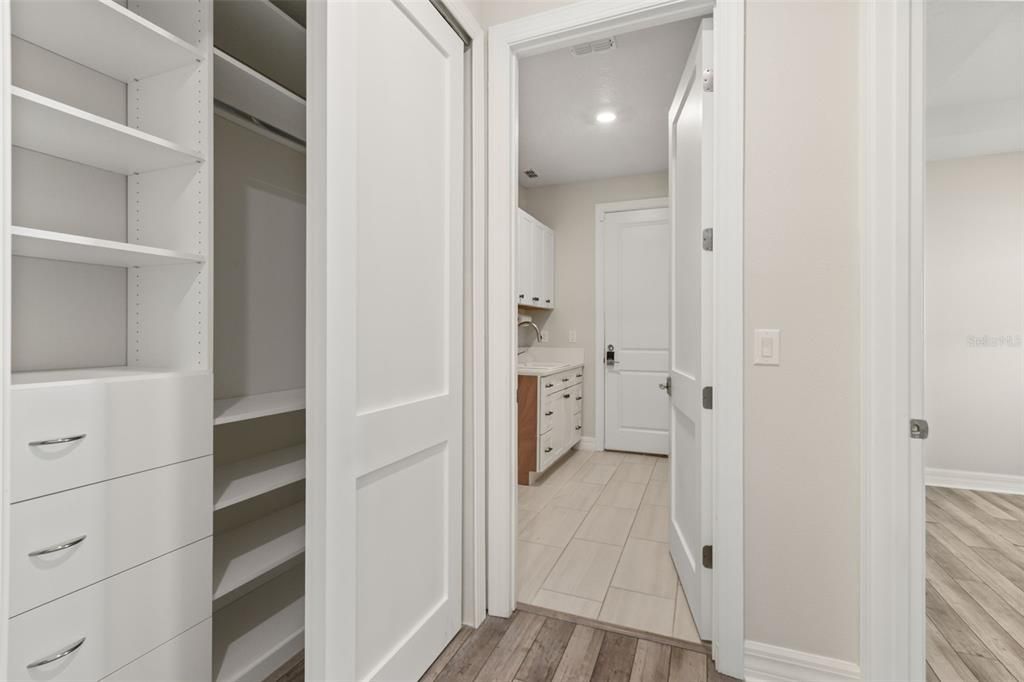 For Sale: $1,295,000 (5 beds, 4 baths, 2915 Square Feet)