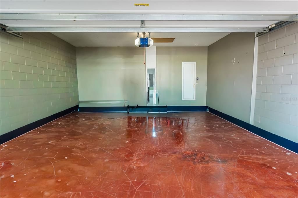 На продажу: $385,000 (4 спален, 2 ванн, 1972 Квадратных фут)