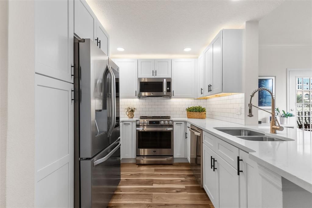 Activo con contrato: $464,500 (3 camas, 2 baños, 1378 Pies cuadrados)
