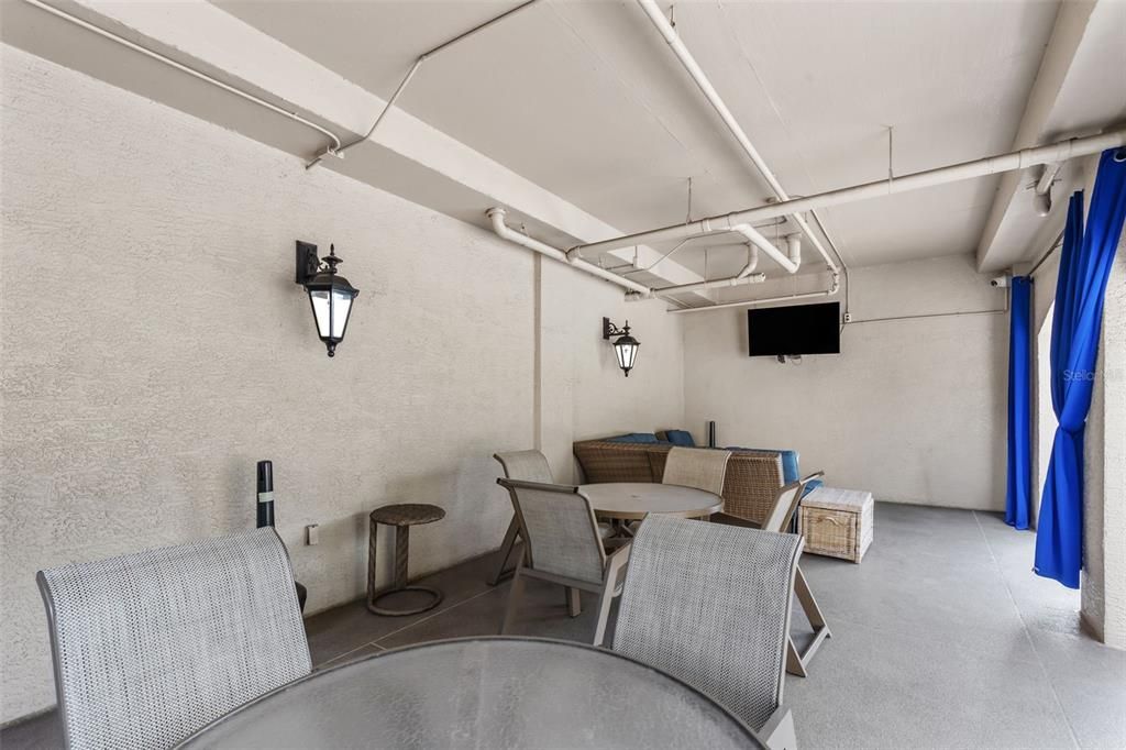 Activo con contrato: $464,500 (3 camas, 2 baños, 1378 Pies cuadrados)