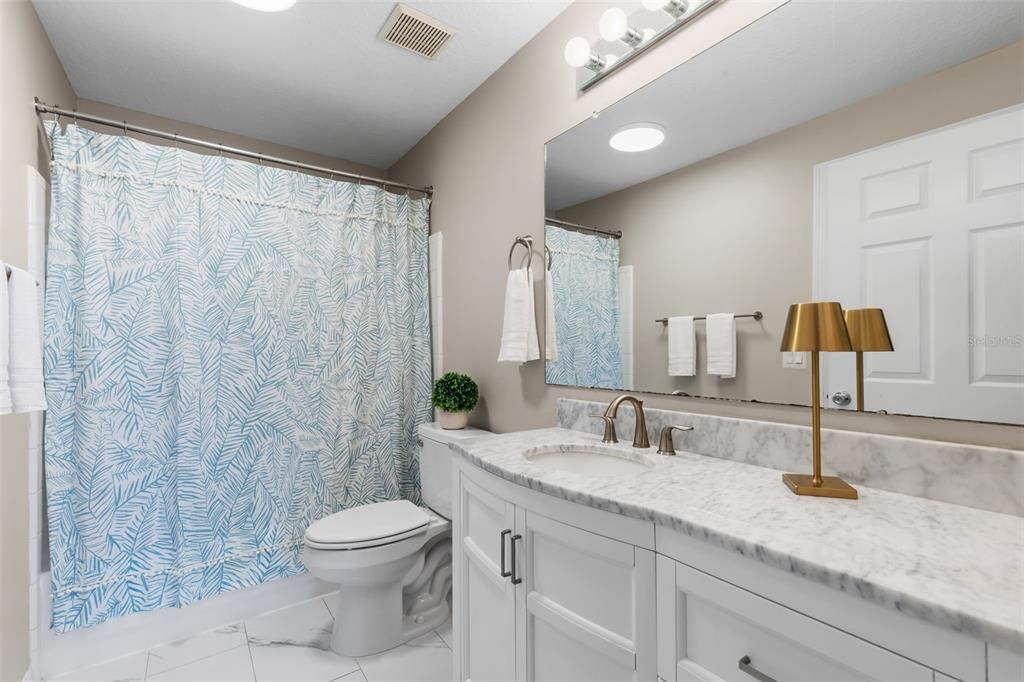 Activo con contrato: $464,500 (3 camas, 2 baños, 1378 Pies cuadrados)