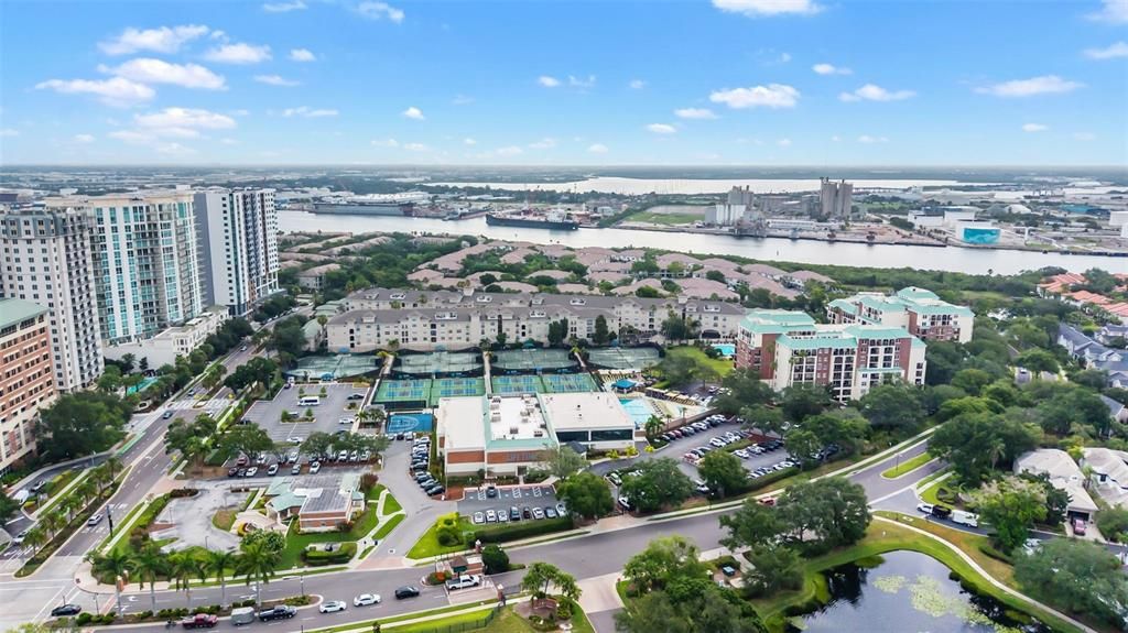 Activo con contrato: $464,500 (3 camas, 2 baños, 1378 Pies cuadrados)