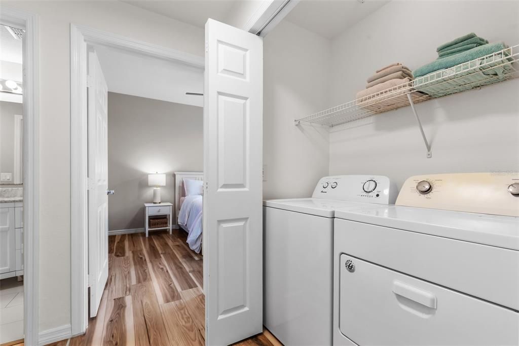Activo con contrato: $464,500 (3 camas, 2 baños, 1378 Pies cuadrados)
