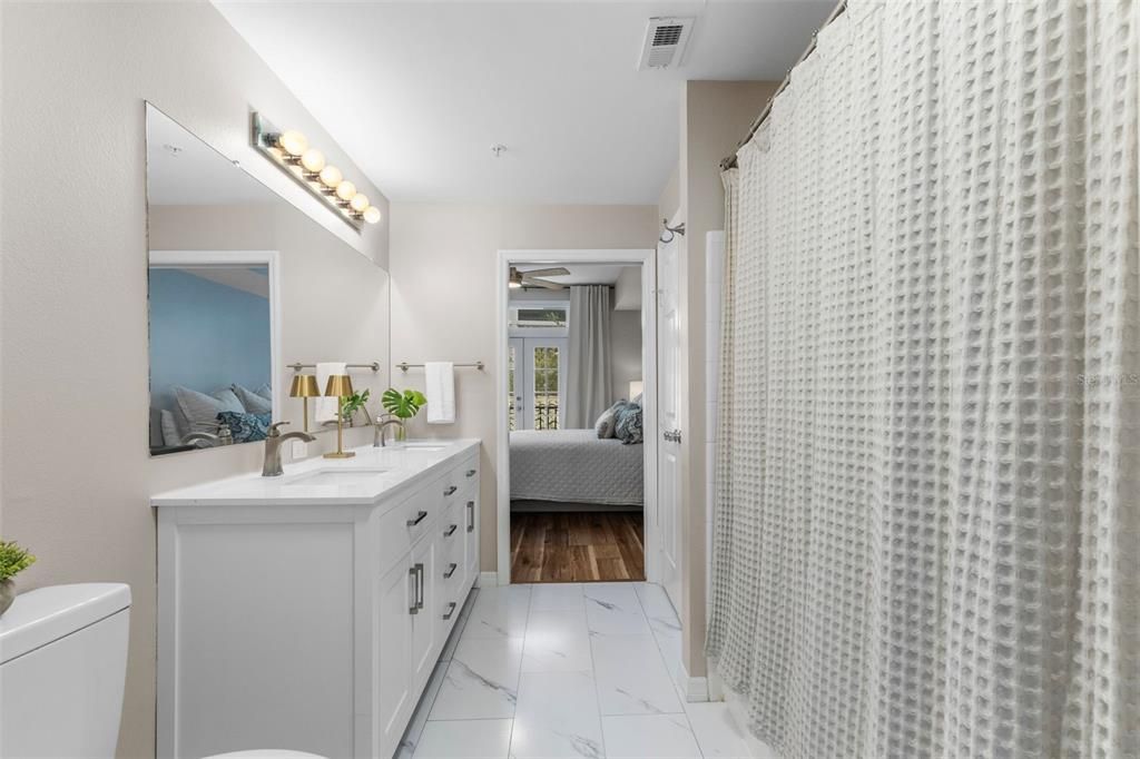 Activo con contrato: $464,500 (3 camas, 2 baños, 1378 Pies cuadrados)