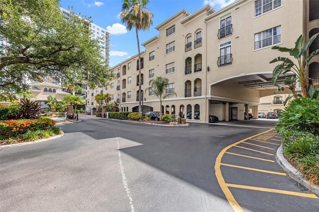 Activo con contrato: $464,500 (3 camas, 2 baños, 1378 Pies cuadrados)