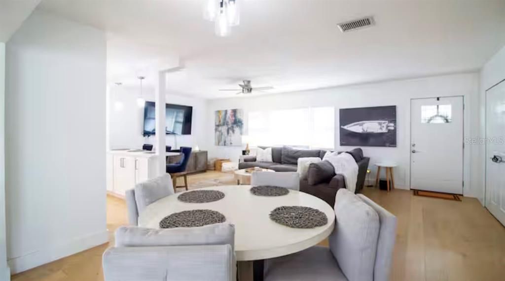 En Venta: $429,000 (2 camas, 2 baños, 1264 Pies cuadrados)
