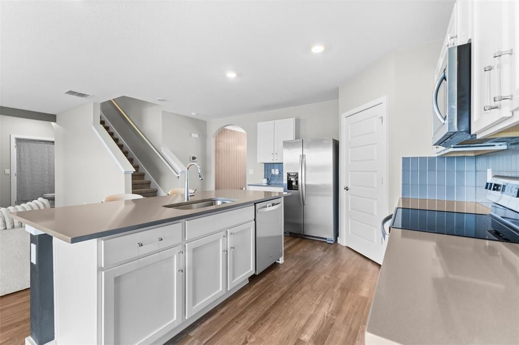 En Venta: $529,000 (5 camas, 3 baños, 2605 Pies cuadrados)