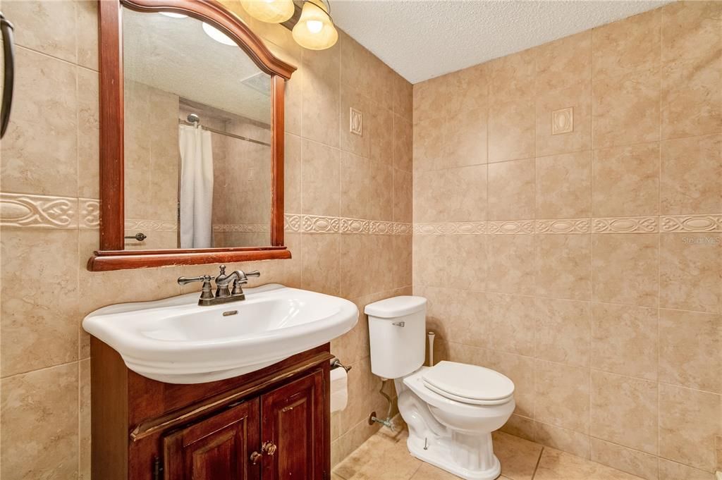 En Renta: $2,895 (5 camas, 3 baños, 2587 Pies cuadrados)