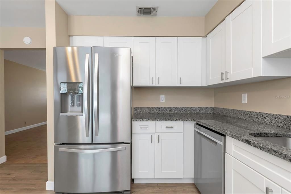 For Rent: $3,600 (4 beds, 2 baths, 1242 Square Feet)