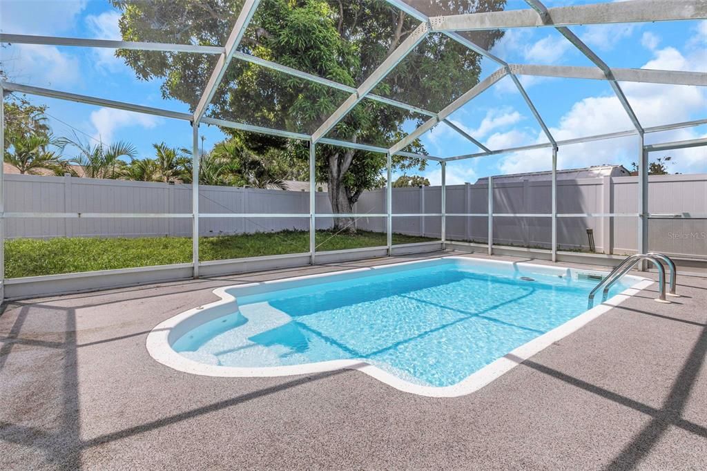 For Rent: $3,600 (4 beds, 2 baths, 1242 Square Feet)