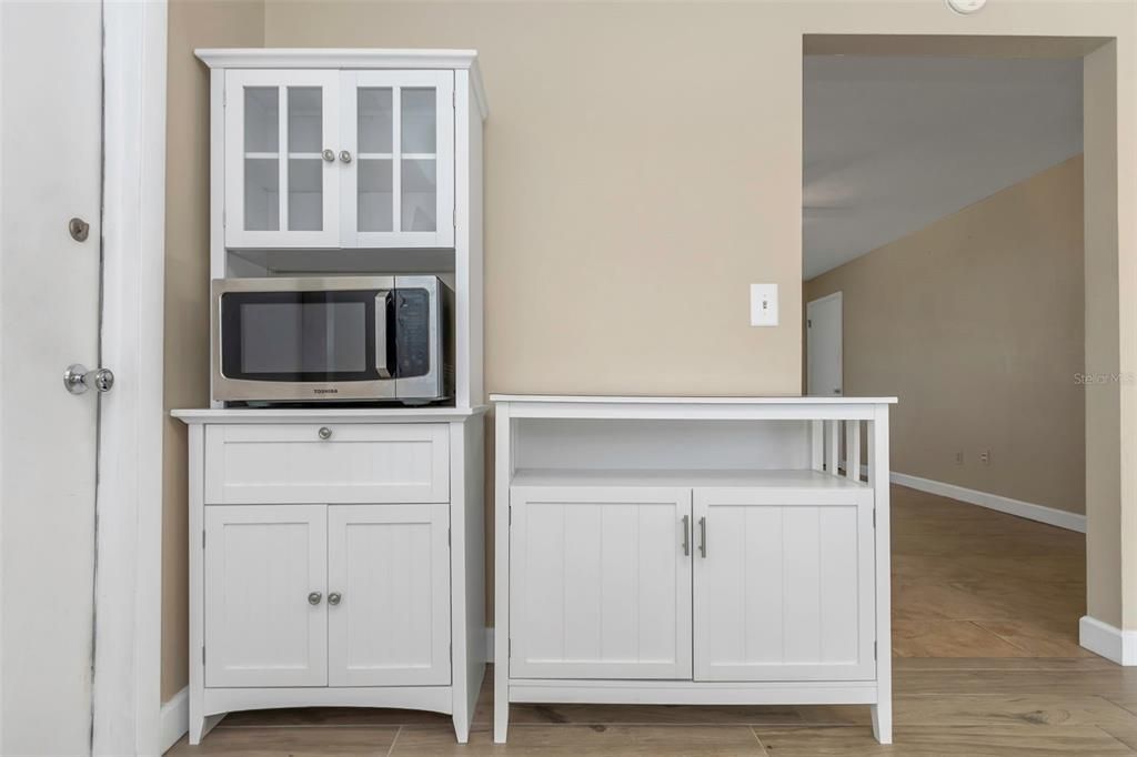 For Rent: $3,600 (4 beds, 2 baths, 1242 Square Feet)