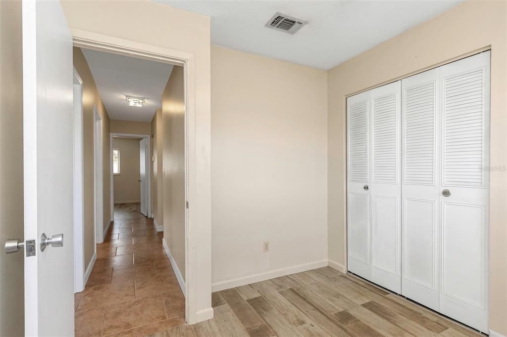 For Rent: $3,600 (4 beds, 2 baths, 1242 Square Feet)