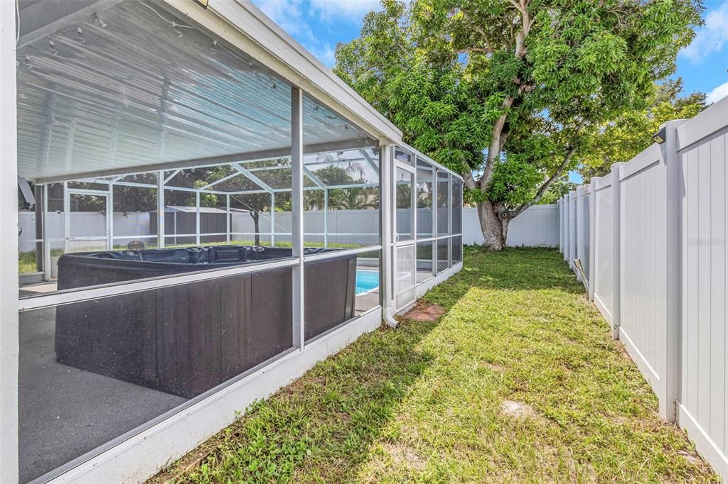 For Rent: $3,600 (4 beds, 2 baths, 1242 Square Feet)