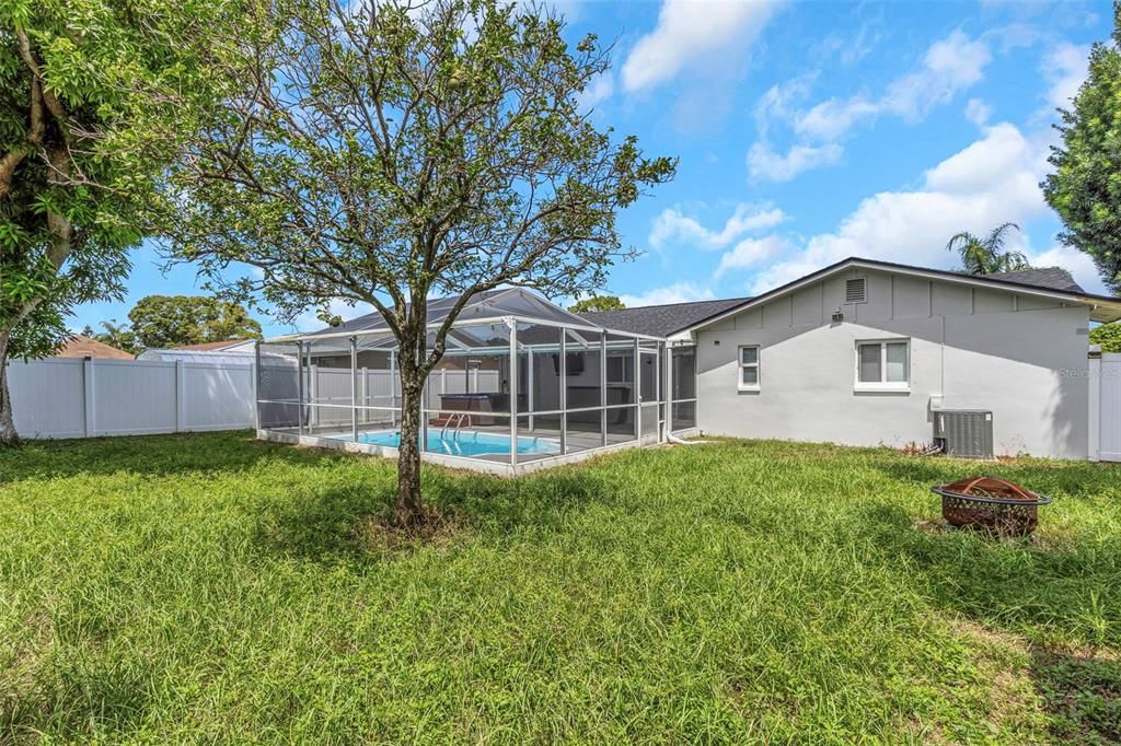For Rent: $3,600 (4 beds, 2 baths, 1242 Square Feet)