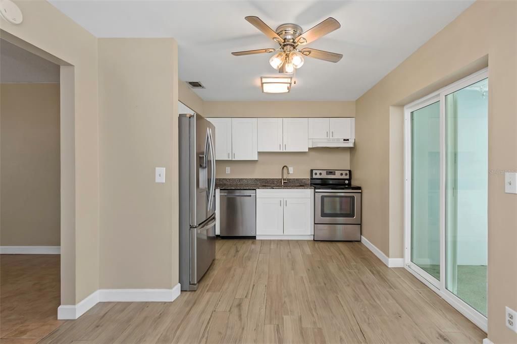 For Rent: $3,600 (4 beds, 2 baths, 1242 Square Feet)