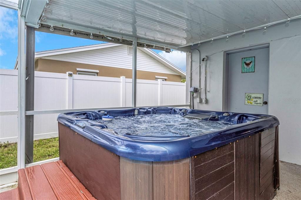 For Rent: $3,600 (4 beds, 2 baths, 1242 Square Feet)