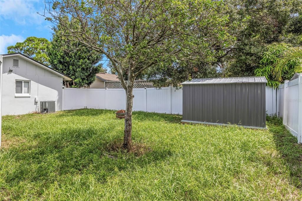 For Rent: $3,600 (4 beds, 2 baths, 1242 Square Feet)