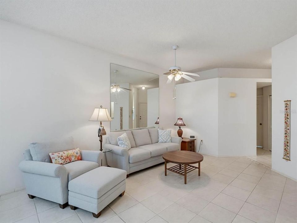 En Venta: $270,000 (2 camas, 2 baños, 1197 Pies cuadrados)