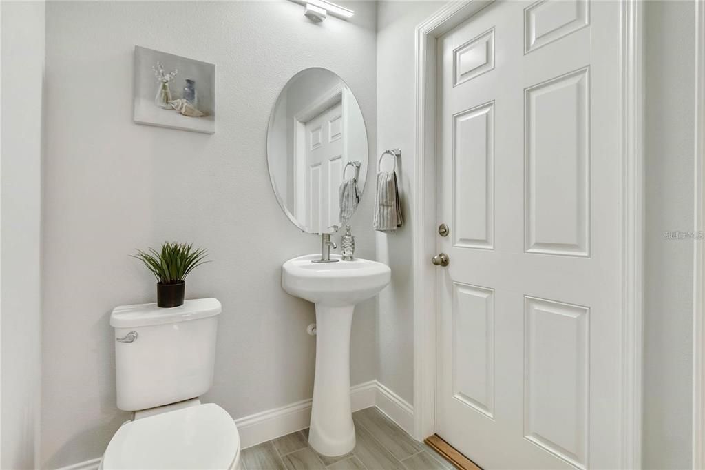 На продажу: $339,999 (4 спален, 2 ванн, 1886 Квадратных фут)