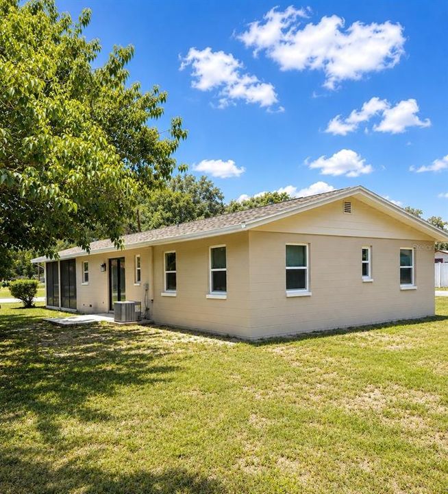 For Sale: $264,900 (4 beds, 2 baths, 1212 Square Feet)