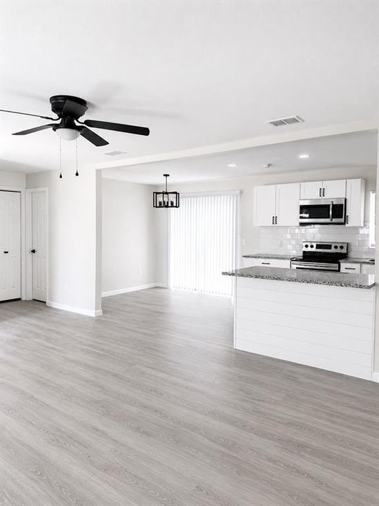 For Sale: $264,900 (4 beds, 2 baths, 1212 Square Feet)