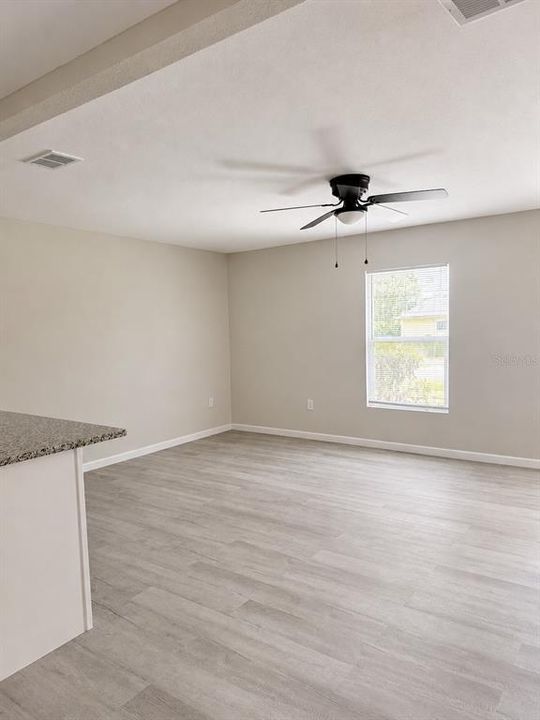 For Sale: $264,900 (4 beds, 2 baths, 1212 Square Feet)