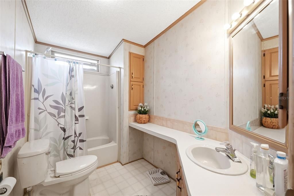 На продажу: $180,000 (2 спален, 2 ванн, 1792 Квадратных фут)