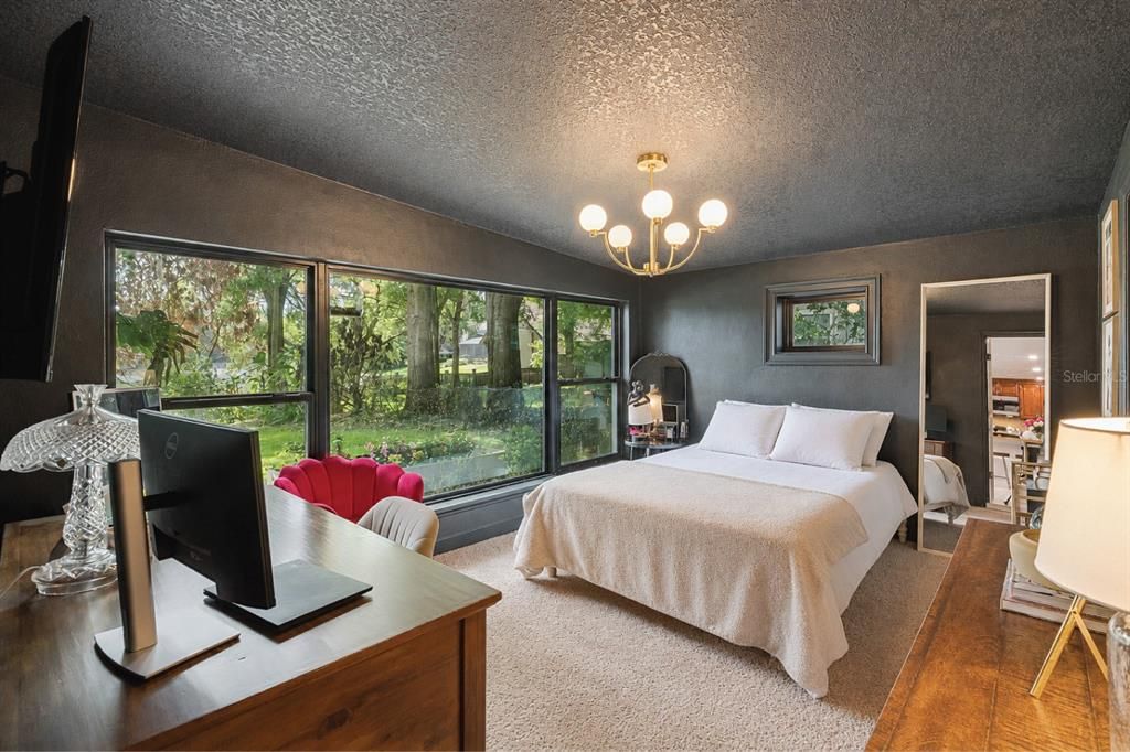 En Venta: $599,000 (4 camas, 2 baños, 1800 Pies cuadrados)
