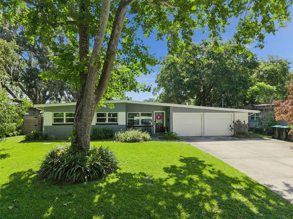 En Venta: $599,000 (4 camas, 2 baños, 1800 Pies cuadrados)