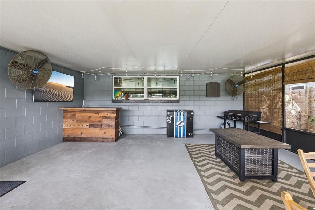 En Venta: $599,000 (4 camas, 2 baños, 1800 Pies cuadrados)