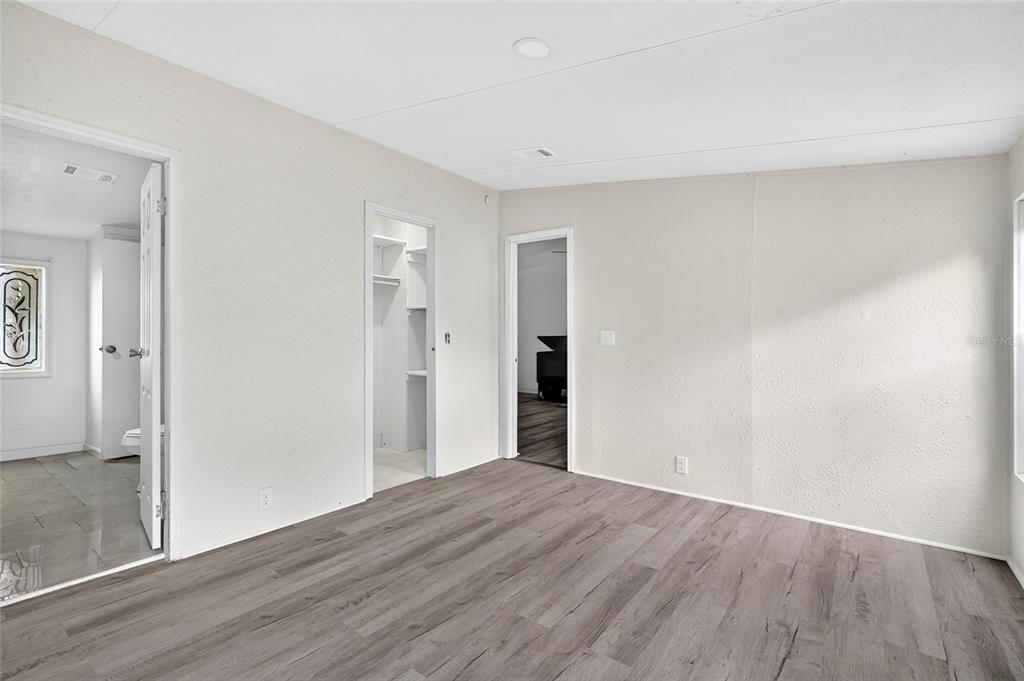 For Rent: $1,800 (4 beds, 2 baths, 1248 Square Feet)