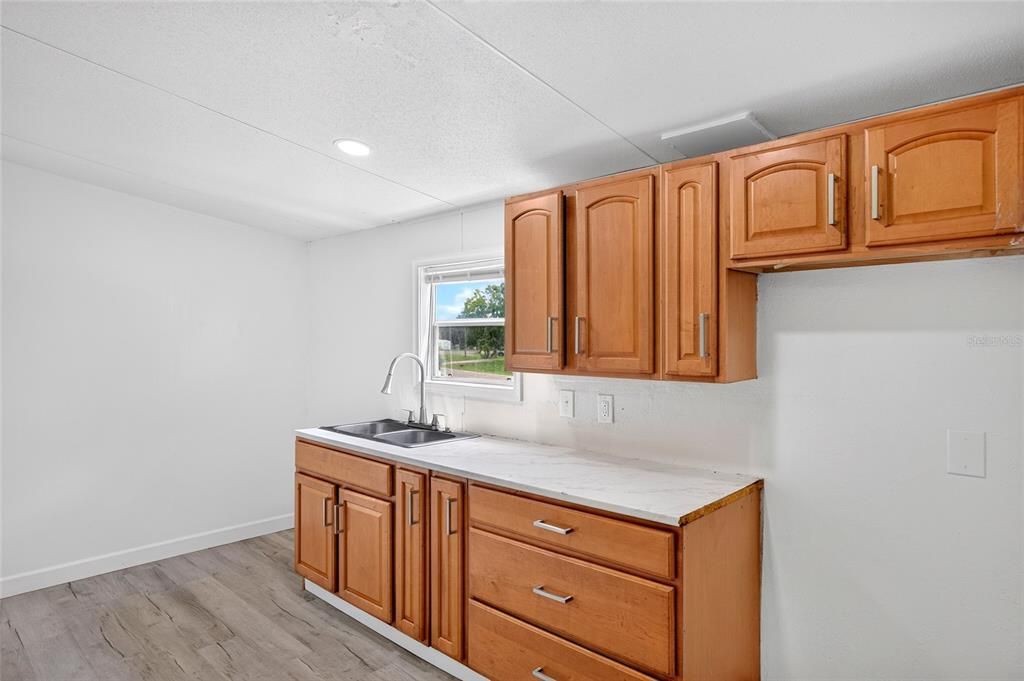 For Rent: $1,800 (4 beds, 2 baths, 1248 Square Feet)