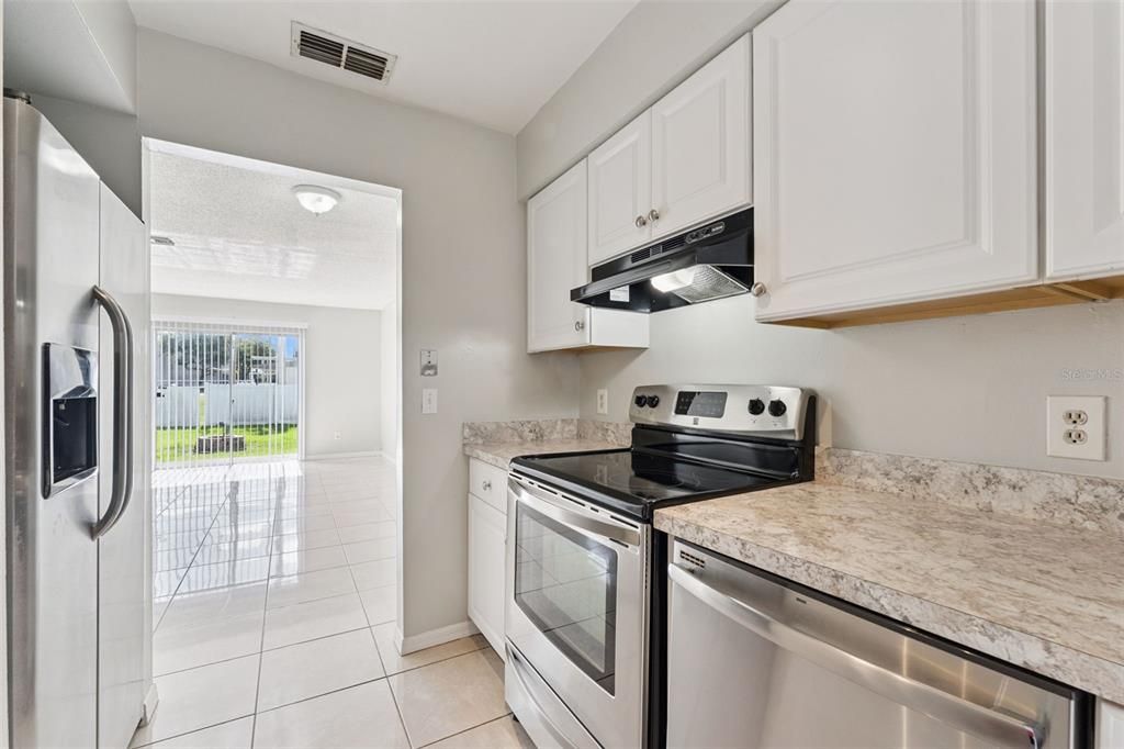 Activo con contrato: $1,595 (2 camas, 1 baños, 1088 Pies cuadrados)