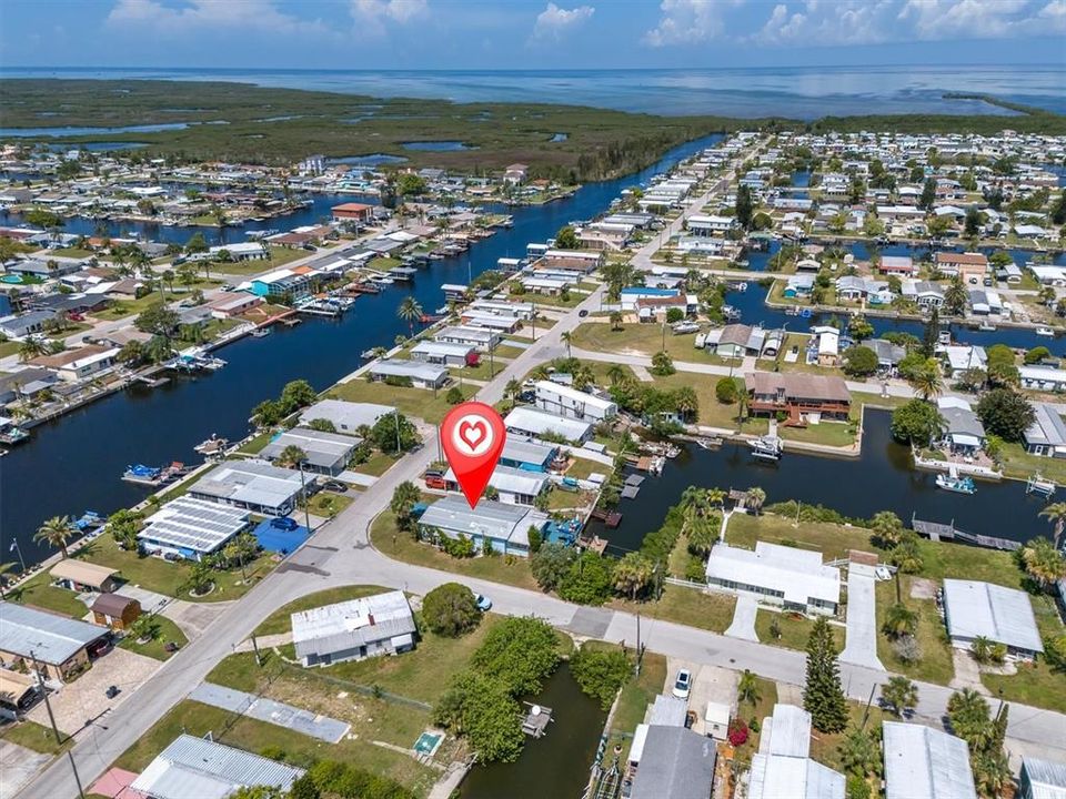 На продажу: $241,900 (2 спален, 2 ванн, 1392 Квадратных фут)