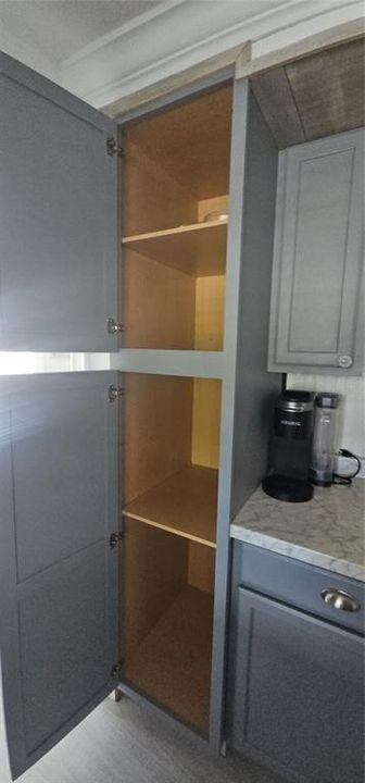 На продажу: $241,900 (2 спален, 2 ванн, 1392 Квадратных фут)