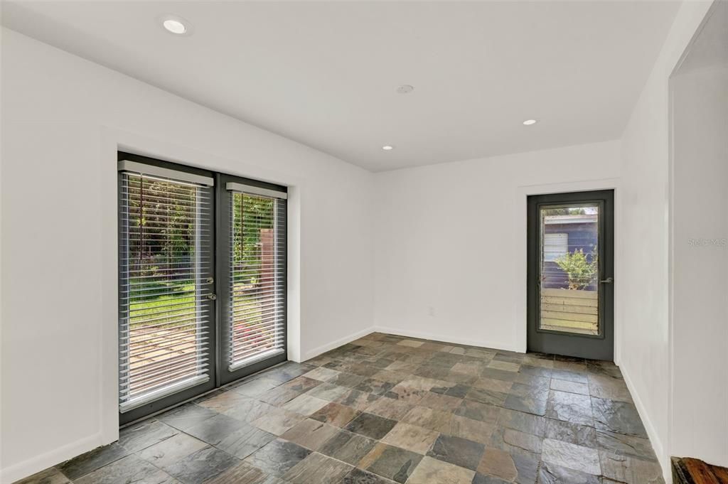 For Rent: $2,350 (3 beds, 1 baths, 1443 Square Feet)