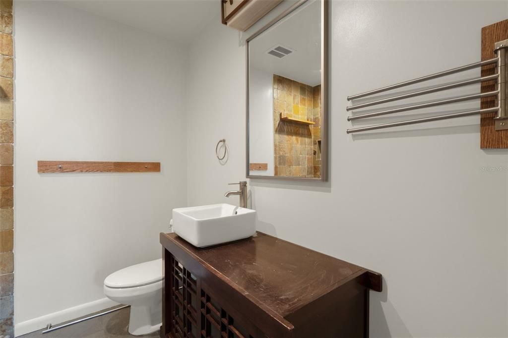 For Rent: $2,350 (3 beds, 1 baths, 1443 Square Feet)