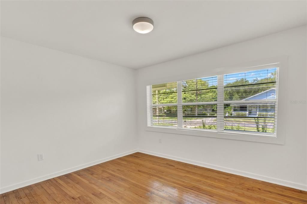 For Rent: $2,350 (3 beds, 1 baths, 1443 Square Feet)